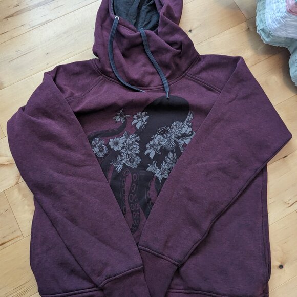 Burgundy octopus print hoodie - Picture 3 of 4